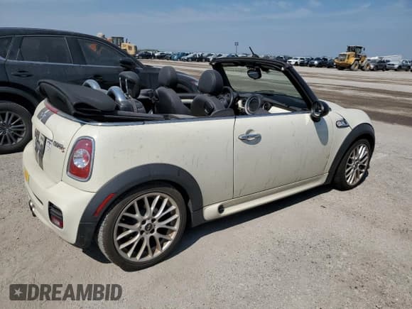 ✅ 2015 MINI Convertible S • VIN: WMWZP3C55F2A91274 • Lot: 76558584. Wystawiony na Copart z przebiegiem Nie podano. Bezpłatny archiwum sprzedaży aukcyjnych z USA i szczegółowy raport historii pojazdu na DreamBid. Zdjęcie 3.