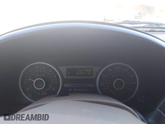 ✅ 2006 Ford Expedition Limited • VIN: 1FMFU20576LA98467 • Lot: 42747334. Listed on IAAI with 264,712 mi. Free auction sales archive from the USA and detailed vehicle history report at DreamBid. Image 7.