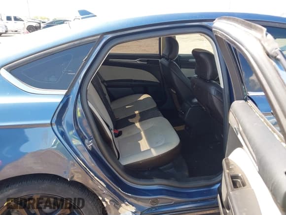 ✅ 2019 Ford Fusion SE • VIN: 3FA6P0HD9KR231582 • Лот: 43257640. Опубликован ранее на IAAI с пробегом 84 431 миль. Бесплатный доступ к архиву аукционных продаж из США и подробный отчёт об истории автомобиля на DreamBid. Изображение 8.