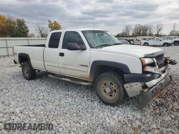 ✅ 2003 Chevrolet Silverado 2500HD LS • VIN: 1GCHK29G03E128139 • Lot: 77231524. Wystawiony na Copart z przebiegiem 160 026 mil. Bezpłatny archiwum sprzedaży aukcyjnych z USA i szczegółowy raport historii pojazdu na DreamBid. Zdjęcie 4.