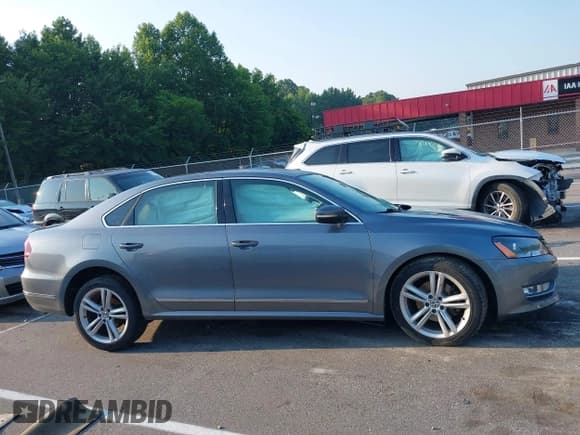 ✅ 2015 Volkswagen Passat SE • VIN: 1VWBT7A36FC046132 • Lot: 42680052. Listed on IAAI with 93,839 mi. Free auction sales archive from the USA and detailed vehicle history report at DreamBid. Image 12.
