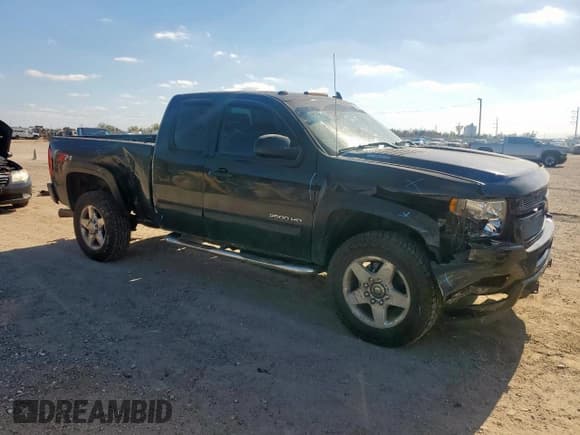 ✅ 2013 Chevrolet Silverado 2500HD LTZ • VIN: 1GC2KYE87DZ165996 • Lot: 92822315. Listed on Copart with 165,197 mi. Free auction sales archive from the USA and detailed vehicle history report at DreamBid. Image 4.