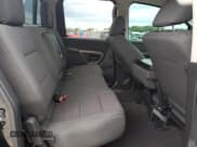 ✅ 2015 Nissan Titan SV • VIN: 1N6AA0EJ9FN506700 • Lot: 60487435. Wystawiony na Copart z przebiegiem 128 911 mil. Bezpłatny archiwum sprzedaży aukcyjnych z USA i szczegółowy raport historii pojazdu na DreamBid. Zdjęcie 10.