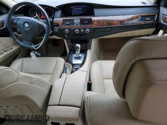✅ 2010 BMW 5 Series 528i • VIN: WBANU5C55AC365849 • Лот: 90368155. Опубликован ранее на Copart с пробегом 149 514 миль. Бесплатный доступ к архиву аукционных продаж из США и подробный отчёт об истории автомобиля на DreamBid. Изображение 8.