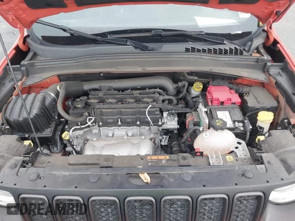 ✅ 2021 Jeep Renegade 80th Anniversary • VIN: ZACNJDBB9MPN14886 • Lot: 42623085. Wystawiony na IAAI z przebiegiem 30 640 mil. Bezpłatny archiwum sprzedaży aukcyjnych z USA i szczegółowy raport historii pojazdu na DreamBid. Zdjęcie 10.