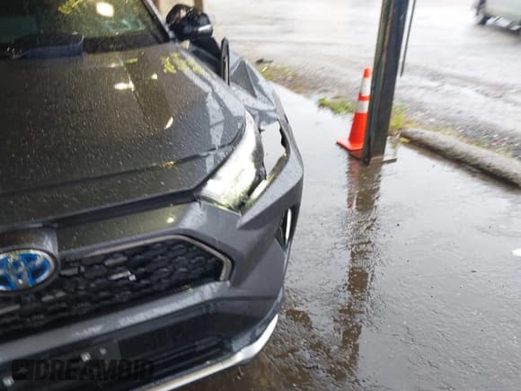 ✅ 2024 Toyota RAV4 XSE • VIN: JTMFB3FV8RD216693 • Лот: 43394431. Опубликован ранее на IAAI с пробегом 7 718 миль. Бесплатный доступ к архиву аукционных продаж из США и подробный отчёт об истории автомобиля на DreamBid. Изображение 6.