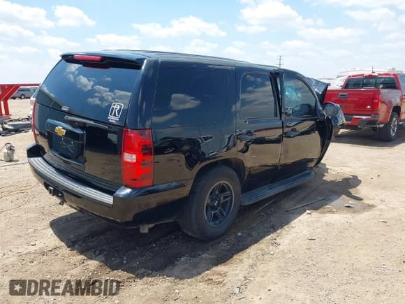 ✅ 2012 Chevrolet Tahoe Commercial • VIN: 1GNLC2E06CR157614 • Lot: 42739163. Wystawiony na IAAI z przebiegiem Nie podano. Bezpłatny archiwum sprzedaży aukcyjnych z USA i szczegółowy raport historii pojazdu na DreamBid. Zdjęcie 4.