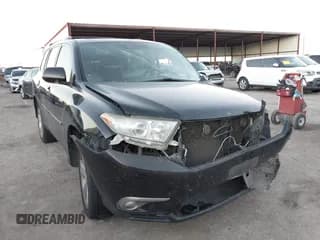 ✅ 2013 Toyota Highlander Limited • VIN: 5TDYK3EH3DS093841 • Lot: 43767496. Listed on IAAI with 371,286 mi. Free auction sales archive from the USA and detailed vehicle history report at DreamBid. Image 1.