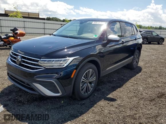 ✅ 2024 Volkswagen Tiguan Wolfsburg Edition • VIN: 3VVAB7AX2RM229276 • Lot: 60845445. Listed on Copart with 859 mi. Free auction sales archive from the USA and detailed vehicle history report at DreamBid. Image 1.