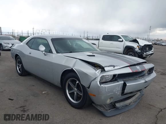 ✅ 2010 Dodge Challenger SE • VIN: 2B3CJ4DV3AH157673 • Lot: 41442272. Wystawiony na IAAI z przebiegiem 166 765 mil. Bezpłatny archiwum sprzedaży aukcyjnych z USA i szczegółowy raport historii pojazdu na DreamBid. Zdjęcie 1.