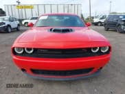 ✅ 2015 Dodge Challenger R/T • VIN: 2C3CDZAT9FH914013 • Lot: 43288641. Wystawiony na IAAI z przebiegiem 61 922 mil. Bezpłatny archiwum sprzedaży aukcyjnych z USA i szczegółowy raport historii pojazdu na DreamBid. Zdjęcie 6.