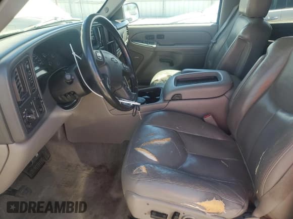 ✅ 2004 Chevrolet Suburban Z71 • VIN: 3GNFK16Z34G275757 • Лот: 56422775. Опубликован ранее на Copart с пробегом 209 661 миль. Бесплатный доступ к архиву аукционных продаж из США и подробный отчёт об истории автомобиля на DreamBid. Изображение 7.