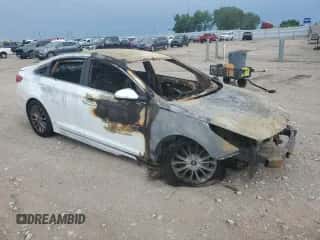 2015 Hyundai Sonata Sport z VIN 5NPE34AFXFH160924, wystawiony jako Copart lot #64963535 z przebiegiem Nie podano mil oraz Szkoda całkowita • Salvage title. Historia ofert i sprzedaży dostępna na DreamBid. Obrazek 4.