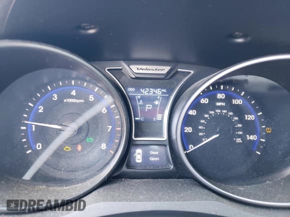 ✅ 2014 Hyundai Veloster Turbo • VIN: KMHTC6AE7EU206140 • Lot: 53587534. Wystawiony na Copart z przebiegiem 42 346 mil. Bezpłatny archiwum sprzedaży aukcyjnych z USA i szczegółowy raport historii pojazdu na DreamBid. Zdjęcie 9.