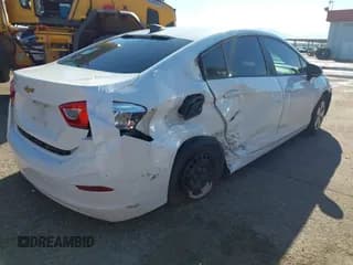 ✅ 2018 Chevrolet Cruze LS • VIN: 1G1BC5SM4J7138977 • Лот: 43655529. Опубликован ранее на IAAI с пробегом 89 913 миль. Бесплатный доступ к архиву аукционных продаж из США и подробный отчёт об истории автомобиля на DreamBid. Изображение 4.