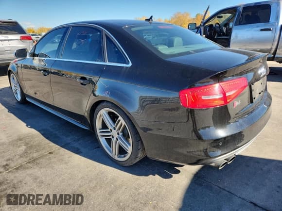 ✅ 2014 Audi S4 Premium Plus • VIN: WAUBGAFL9EA044962 • Lot: 90300295. Wystawiony na Copart z przebiegiem 114 076 mil. Bezpłatny archiwum sprzedaży aukcyjnych z USA i szczegółowy raport historii pojazdu na DreamBid. Zdjęcie 2.