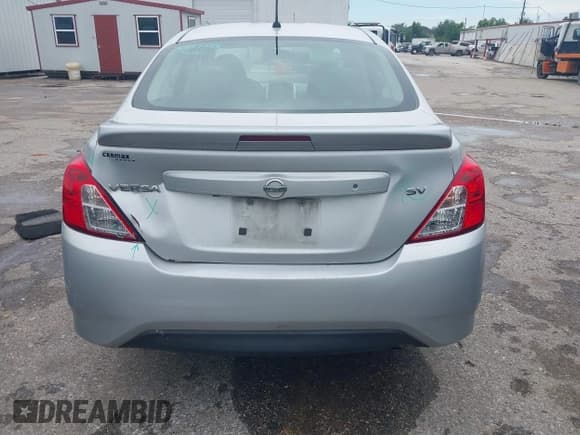 ✅ 2019 Nissan Versa S Plus • VIN: 3N1CN7AP0KL852246 • Lot: 42352278. Wystawiony na IAAI z przebiegiem 165 515 mil. Bezpłatny archiwum sprzedaży aukcyjnych z USA i szczegółowy raport historii pojazdu na DreamBid. Zdjęcie 16.