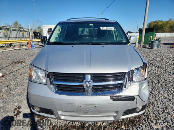 ✅ 2010 Dodge Grand Caravan SXT • VIN: 2D4RN5D11AR482917 • Лот: 89740315. Опубликован ранее на Copart с пробегом 249 343 миль. Бесплатный доступ к архиву аукционных продаж из США и подробный отчёт об истории автомобиля на DreamBid. Изображение 5.