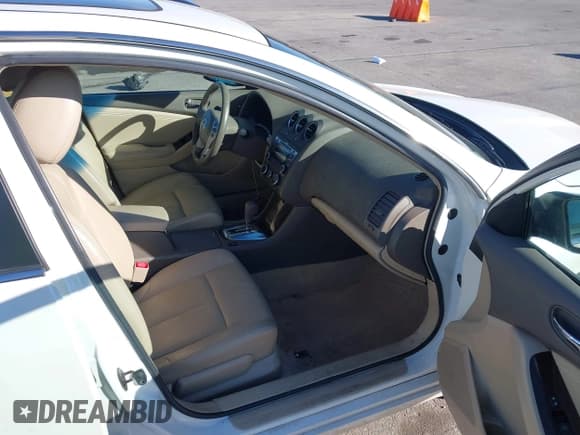 ✅ 2010 Nissan Altima S • VIN: 1N4AL2AP6AN531989 • Lot: 43504151. Wystawiony na IAAI z przebiegiem 145 643 mil. Bezpłatny archiwum sprzedaży aukcyjnych z USA i szczegółowy raport historii pojazdu na DreamBid. Zdjęcie 5.