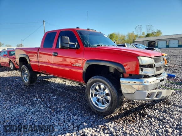 ✅ 2004 Chevrolet Silverado 2500HD LT • VIN: 1GCHK29154E111768 • Lot: 87251525. Wystawiony na Copart z przebiegiem 307 950 mil. Bezpłatny archiwum sprzedaży aukcyjnych z USA i szczegółowy raport historii pojazdu na DreamBid. Zdjęcie 4.