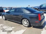 ✅ 2009 Cadillac STS RWD • VIN: 1G6DW67V390103790 • Лот: 56596915. Опубликован ранее на Copart с пробегом 57 537 миль. Бесплатный доступ к архиву аукционных продаж из США и подробный отчёт об истории автомобиля на DreamBid. Изображение 2.