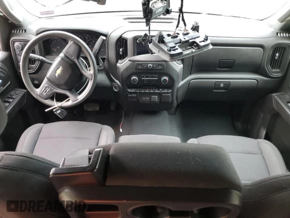 ✅ 2024 Chevrolet Silverado 2500HD Custom • VIN: 2GC4YME75R1101303 • Lot: 67042895. Wystawiony na Copart z przebiegiem Nie podano. Bezpłatny archiwum sprzedaży aukcyjnych z USA i szczegółowy raport historii pojazdu na DreamBid. Zdjęcie 8.