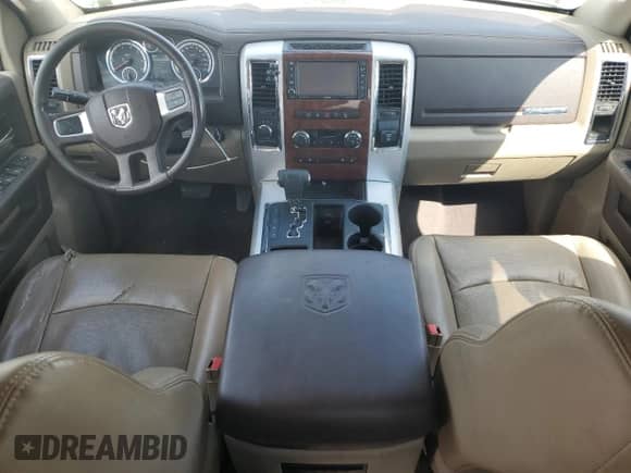 2010 Dodge 1500 Laramie с VIN 1D7RV1GT5AS152852, выставлен на аукционе Copart как лот 57825095 с пробегом 135 249 миль миль и На запчасти • Non repairable. История ставок и продаж доступна на DreamBid. Изображение 8.