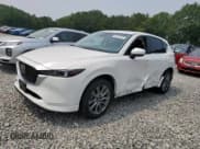 ✅ 2024 Mazda CX-5 S Premium • VIN: JM3KFBDL1R0444628 • Лот: 67497625. Опубликован ранее на Copart с пробегом 25 121 миль. Бесплатный доступ к архиву аукционных продаж из США и подробный отчёт об истории автомобиля на DreamBid. Изображение 1.