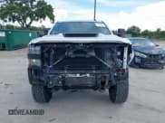 ✅ 2017 Chevrolet Silverado 2500HD Work Truck • VIN: 1GC1KUEY2HF229468 • Lot: 42615385. Wystawiony na IAAI z przebiegiem 88 472 mil. Bezpłatny archiwum sprzedaży aukcyjnych z USA i szczegółowy raport historii pojazdu na DreamBid. Zdjęcie 12.