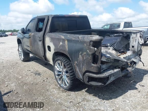 ✅ 2020 Chevrolet Silverado 1500 RST • VIN: 1GCUYEED3LZ113721 • Lot: 42639134. Wystawiony na IAAI z przebiegiem 228 411 mil. Bezpłatny archiwum sprzedaży aukcyjnych z USA i szczegółowy raport historii pojazdu na DreamBid. Zdjęcie 3.