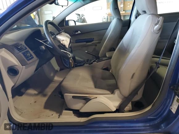 ✅ 2008 Volvo C30 Version 1.0 • VIN: YV1MK672182048008 • Lot: 67996944. Wystawiony na Copart z przebiegiem 186 032 mil. Bezpłatny archiwum sprzedaży aukcyjnych z USA i szczegółowy raport historii pojazdu na DreamBid. Zdjęcie 7.