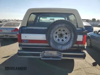 ✅ 1990 Ford Bronco Custom • VIN: 1FMEU15H1LLA84844 • Лот: 70136474. Опубликован ранее на Copart с пробегом 45 605 миль. Бесплатный доступ к архиву аукционных продаж из США и подробный отчёт об истории автомобиля на DreamBid. Изображение 6.