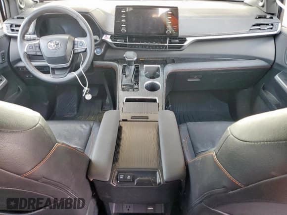 ✅ 2024 Toyota Sienna XSE • VIN: 5TDCSKFC6RS116771 • Lot: 84174745. Listed on Copart with 29,669 mi. Free auction sales archive from the USA and detailed vehicle history report at DreamBid. Image 8.