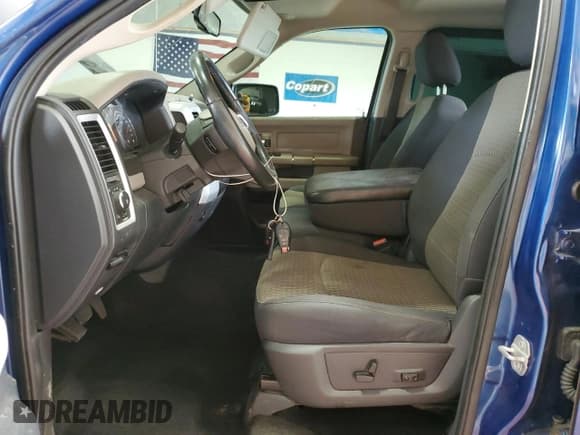 ✅ 2009 Dodge 1500 Laramie • VIN: 1D3HV13T19S749849 • Lot: 62477255. Wystawiony na Copart z przebiegiem 113 852 mil. Bezpłatny archiwum sprzedaży aukcyjnych z USA i szczegółowy raport historii pojazdu na DreamBid. Zdjęcie 7.