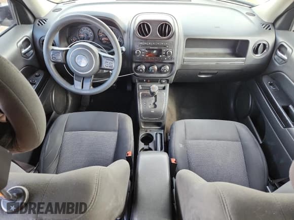 ✅ 2015 Jeep Patriot Sport • VIN: 1C4NJPBA3FD314650 • Лот: 86162835. Опубликован ранее на Copart с пробегом 201 115 миль. Бесплатный доступ к архиву аукционных продаж из США и подробный отчёт об истории автомобиля на DreamBid. Изображение 8.