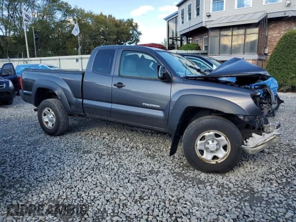 ✅ 2015 Toyota Tacoma • VIN: 5TFUX4EN2FX037141 • Lot: 82711815. Listed on Copart with 51,124 mi. Free auction sales archive from the USA and detailed vehicle history report at DreamBid. Image 4.