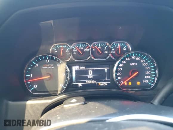 2014 Chevrolet Silverado 1500 LT z VIN 1GCRCREC3EZ261325, wystawiony jako Copart lot #82178435 z przebiegiem 132 685 mil mil oraz Szkoda całkowita • Salvage title. Historia ofert i sprzedaży dostępna na DreamBid. Obrazek 9.