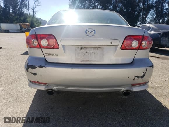 ✅ 2003 Mazda 6 i • VIN: 1YVFP80CX35M22163 • Лот: 87284175. Опубликован ранее на Copart с пробегом 233 296 миль. Бесплатный доступ к архиву аукционных продаж из США и подробный отчёт об истории автомобиля на DreamBid. Изображение 6.