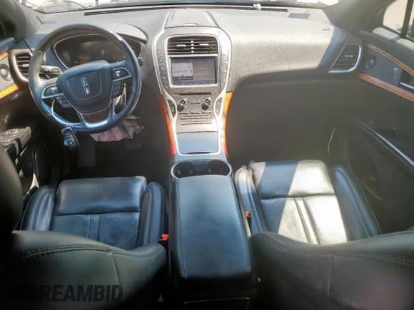 ✅ 2020 Lincoln Nautilus Reserve • VIN: 2LMPJ8KP5LBL16355 • Lot: 67980645. Wystawiony na Copart z przebiegiem 65 669 mil. Bezpłatny archiwum sprzedaży aukcyjnych z USA i szczegółowy raport historii pojazdu na DreamBid. Zdjęcie 8.