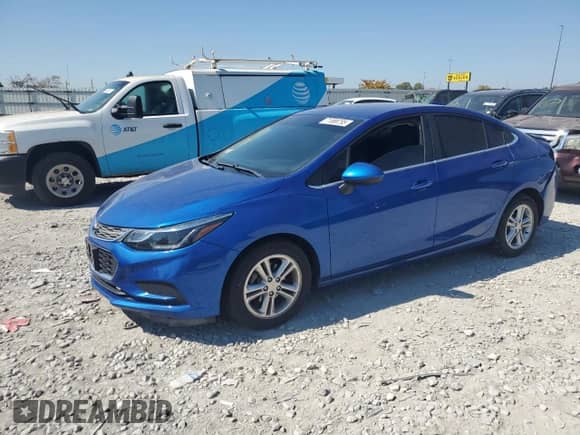 2018 Chevrolet Cruze LT z VIN 1G1BE5SM3J7247196, wystawiony jako Copart lot #71888795 z przebiegiem 88 509 mil mil oraz Szkoda całkowita • Salvage title. Historia ofert i sprzedaży dostępna na DreamBid. Obrazek 1.