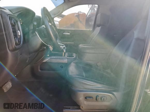 ✅ 2020 Chevrolet Silverado 1500 LTZ • VIN: 3GCUYGET1LG154464 • Lot: 84236375. Wystawiony na Copart z przebiegiem 95 040 mil. Bezpłatny archiwum sprzedaży aukcyjnych z USA i szczegółowy raport historii pojazdu na DreamBid. Zdjęcie 7.