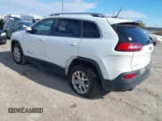 ✅ 2014 Jeep Cherokee Latitude • VIN: 1C4PJMCB5EW185733 • Lot: 43488553. Wystawiony na IAAI z przebiegiem 173 867 mil. Bezpłatny archiwum sprzedaży aukcyjnych z USA i szczegółowy raport historii pojazdu na DreamBid. Zdjęcie 3.