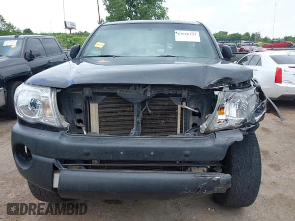 ✅ 2011 Toyota Tacoma • VIN: 5TFPX4EN1BX005899 • Lot: 42626321. Listed on IAAI with 152,098 mi. Free auction sales archive from the USA and detailed vehicle history report at DreamBid. Image 13.