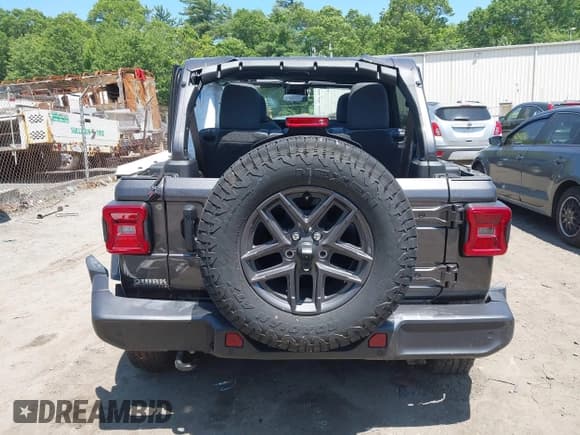 ✅ 2024 Jeep Wrangler Sport S • VIN: 1C4PJXDNXRW360994 • Лот: 42508320. Опубликован ранее на IAAI с пробегом 11 087 миль. Бесплатный доступ к архиву аукционных продаж из США и подробный отчёт об истории автомобиля на DreamBid. Изображение 17.