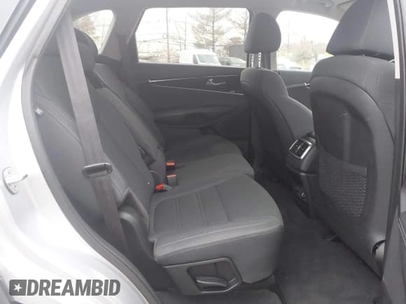 ✅ 2019 Kia Sorento LX • VIN: 5XYPGDA34KG595250 • Лот: 43700319. Опубликован ранее на IAAI с пробегом 116 027 миль. Бесплатный доступ к архиву аукционных продаж из США и подробный отчёт об истории автомобиля на DreamBid. Изображение 8.