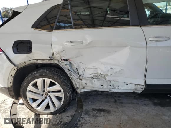 ✅ 2021 Volkswagen Atlas SE • VIN: 1V2WC2CA1MC211700 • Lot: 92322855. Listed on Copart with 89,358 mi. Free auction sales archive from the USA and detailed vehicle history report at DreamBid. Image 11.