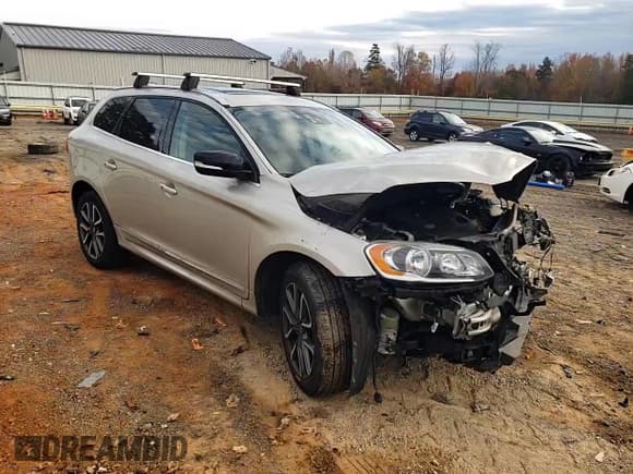 ✅ 2017 Volvo XC60 Dynamic • VIN: YV449MRR4H2097295 • Lot: 90348195. Listed on Copart with 107,710 mi. Free auction sales archive from the USA and detailed vehicle history report at DreamBid. Image 14.