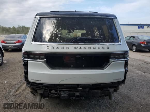 ✅ 2022 Jeep Grand Wagoneer Series III • VIN: 1C4SJVGJ1NS196902 • Lot: 81371045. Listed on Copart with 49,828 mi. Free auction sales archive from the USA and detailed vehicle history report at DreamBid. Image 6.