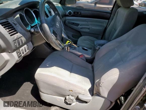 ✅ 2013 Toyota Tacoma PreRunner • VIN: 5TFTU4GN5DX049217 • Lot: 68890975. Wystawiony na Copart z przebiegiem 180 204 mil. Bezpłatny archiwum sprzedaży aukcyjnych z USA i szczegółowy raport historii pojazdu na DreamBid. Zdjęcie 7.