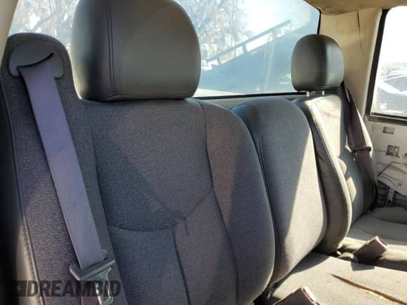 2004 Chevrolet Silverado 1500 Work Truck z VIN 1GCEK14V84Z189042, wystawiony jako Copart lot #81054544 z przebiegiem 149 878 mil mil oraz Szkoda całkowita • Salvage title. Historia ofert i sprzedaży dostępna na DreamBid. Obrazek 10.